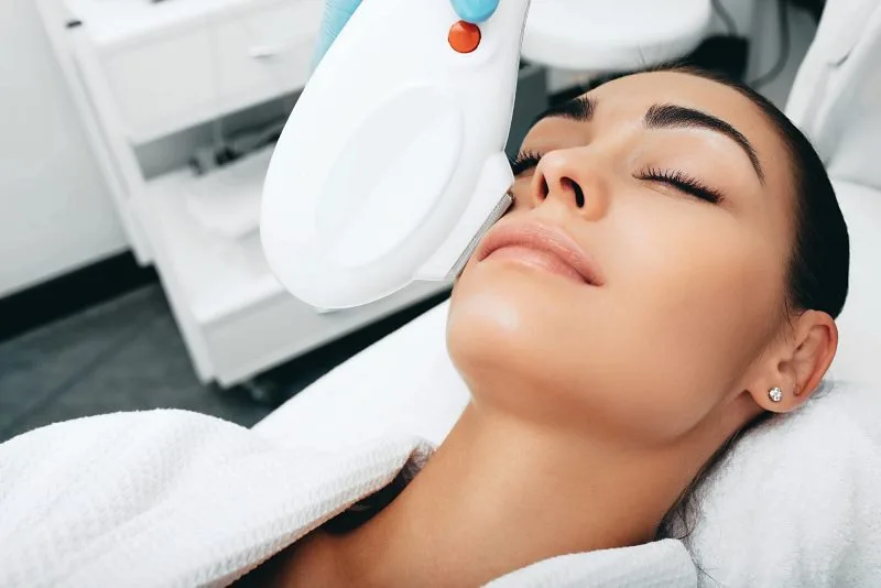 Современные косметические методы удаления волос на лице